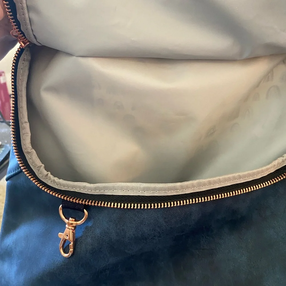 NWOT Petunia Pickle Bottom Pivot Diaper Backpack Blue & Blush